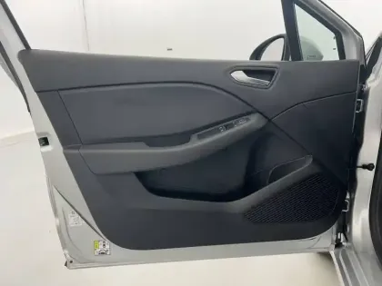 Photo 19 Renault Clio  E-Tech 140 - 21N