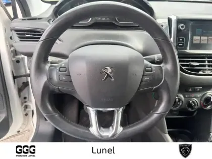 Photo 12 Peugeot 208  PureTech 82ch S&S BVM5