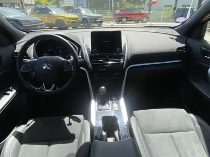 Photo 9 Mitsubishi Eclipse  Cross 2.4 MIVEC PHEV Twin Motor 4WD Intense Design