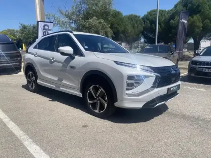 Photo 25 Mitsubishi Eclipse  Cross 2.4 MIVEC PHEV Twin Motor 4WD Intense Design