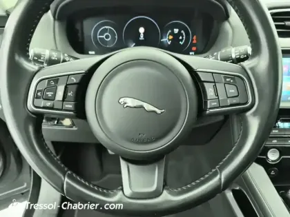 Photo 15 Jaguar F-Pace  2.0 D - 180 AWD Portfolio