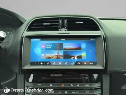 Photo 10 Jaguar F-Pace  2.0 D - 180 AWD Portfolio