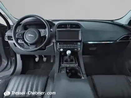 Photo 5 Jaguar F-Pace  2.0 D - 180 AWD Portfolio