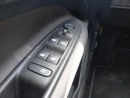 Photo 19 Alfa Romeo Junior  1.2 Ibrida 136 ch eDCT6 Premium