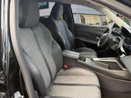 Photo 8 Peugeot 408  PHEV 180 e-EAT8 Allure