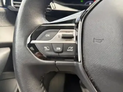 Photo 18 Peugeot 408  PHEV 180 e-EAT8 Allure