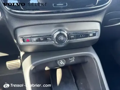 Photo 12 Volvo Xc40  D3 AdBlue 150 ch Geartronic 8 R-Design