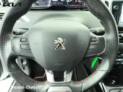 Photo 18 Peugeot 2008  PureTech 130ch S&S BVM6 GT Line