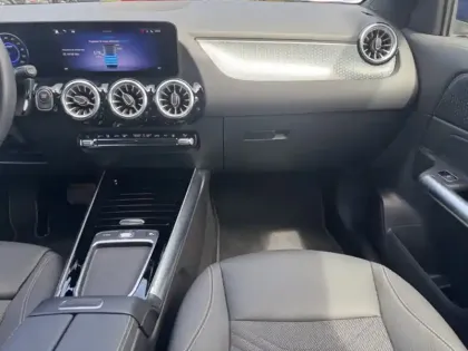 Photo 8 Mercedes EQA 250+ Edition