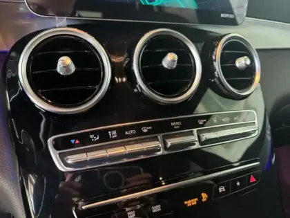 Photo 35 Mercedes Classe GLC GLC 300 de 4MATIC SUV AMG Line