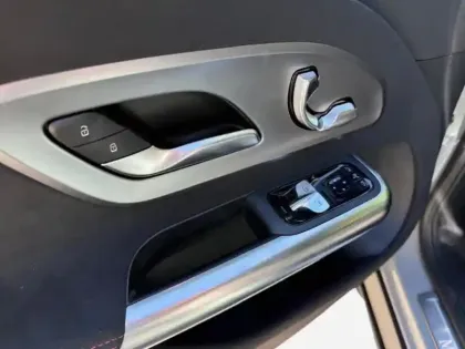 Photo 12 Mercedes GLB 250+ avec technologie EQ Limit