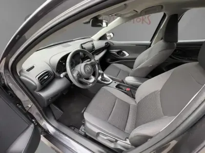 Photo 11 Toyota Yaris Hybride 116h Dynamic 1.5 116 ch