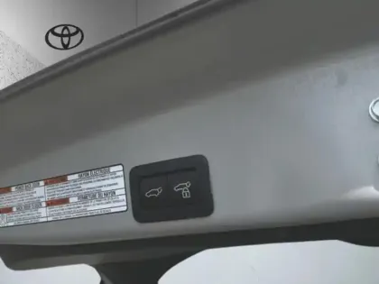 Photo 7 Toyota Yaris Hybrid 2WD Trail