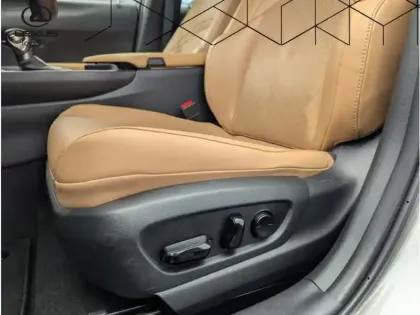 Photo 7 Lexus UX 250H 2WD Le TECHNO