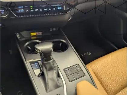 Photo 20 Lexus UX 250H 2WD Le TECHNO