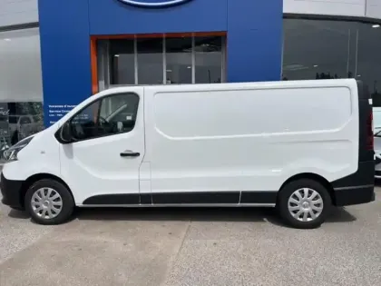Photo 7 Renault Trafic  Fg L2H1 1300 2.0 dCi 120ch SL Pro+ E6