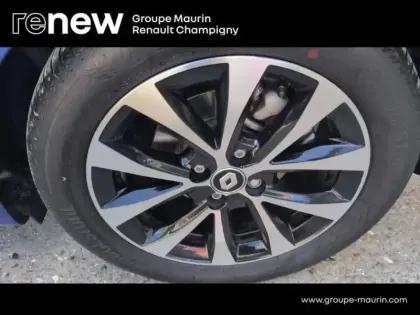 Photo 8 Renault Clio  1.6 E-Tech hybride 145ch Techno