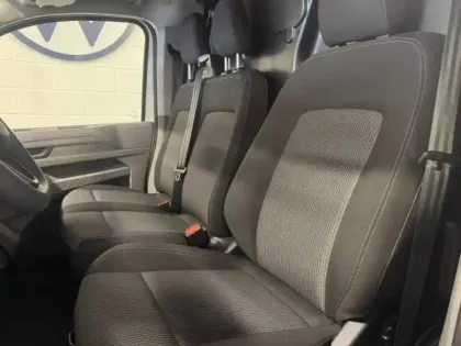 Photo 10 Volkswagen Transporter  Fg Van L1 2.0 TDI 150ch Business BVA8