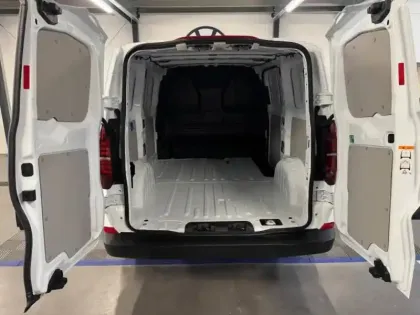 Photo 6 Volkswagen Transporter  Fg Van L1 2.0 TDI 150ch Business BVA8