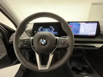 Photo 6 BMW Serie 1 Série 1 120A 170ch M Sport Design DKG7