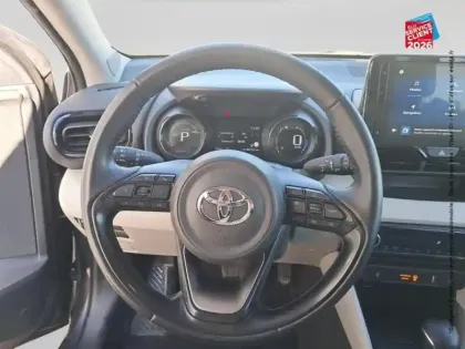 Photo 11 Toyota Yaris  116h Iconic 5p MY22