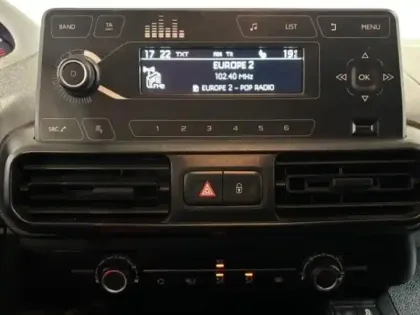 Photo 10 Peugeot Partner  Standard 650kg BlueHDi 75 Premium Radar Clim Bluetooth regulateur