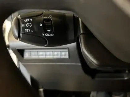 Photo 11 Peugeot Partner  Standard 650kg BlueHDi 75 Premium Radar Clim Bluetooth regulateur