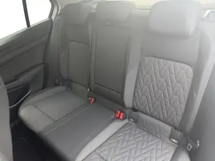 Photo 12 Volkswagen Golf  1.5 eHybrid 204ch VW Edition DSG6