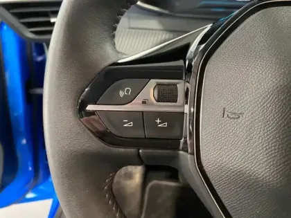 Photo 12 Peugeot 208  e- 136ch Like