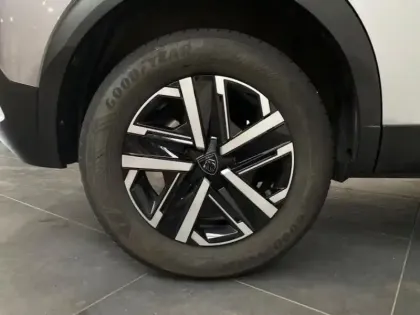 Photo 9 Peugeot 2008  1.2 Hybrid 145ch Style e-DCS6