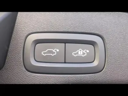 Photo 15 Volvo Xc60  T6 Hybride Rechargeable 253 + 145ch Ultra Style Chrome Geartronic 8 AWD