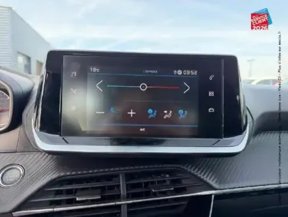 Photo 7 Peugeot 208  1.5 BlueHDi 100ch S/S Active CarPlay