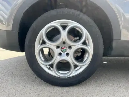 Photo 8 Alfa Romeo Tonale  1.5 Hybrid 130ch Super TCT