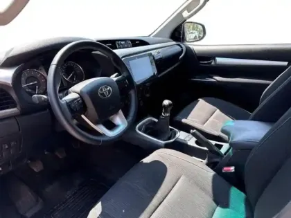 Photo 8 Toyota Hilux  2.4 D-4D X-Tra Cabine Légende 4WD RC21