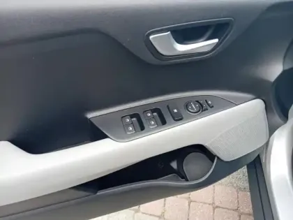 Photo 6 Kia Stonic  1.0 T-GDi 100ch ISG Design Euro6d-T