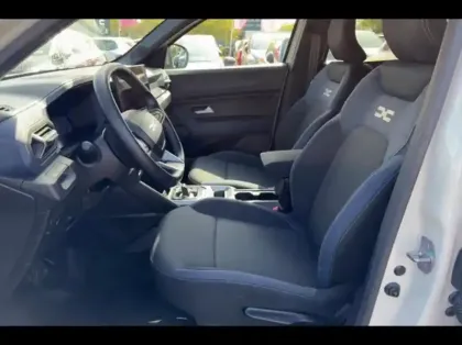 Photo 9 Dacia Duster  1.6 hybrid 140ch Journey