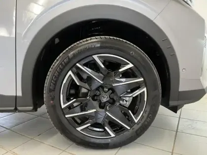 Photo 5 Peugeot 3008  1.2 Hybrid 136ch GT e-DCS6