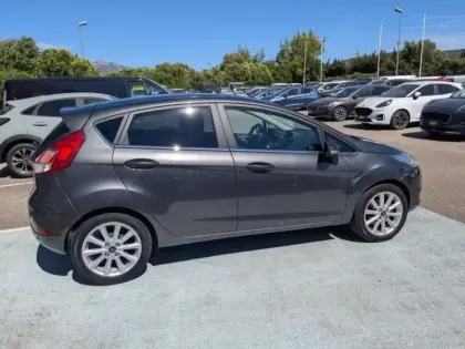 Photo 9 Ford Fiesta  1.0 EcoBoost 100ch Stop&Start Titanium 5p Distribution neuve