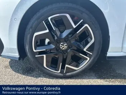 Photo 12 Volkswagen Golf  1.5 eTSI EVO2 150ch R-Line Edition DSG7