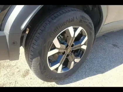 Photo 12 Dacia Duster  1.6 hybrid 140ch Extreme