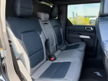Photo 9 Ford Bronco  2.7 V6 EcoBoost 310 ch Outer Banks Powershift