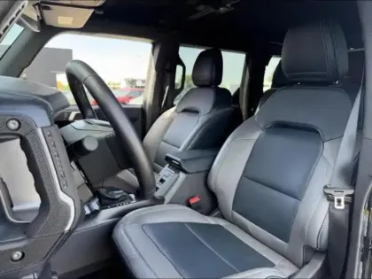 Photo 7 Ford Bronco  2.7 V6 EcoBoost 310 ch Outer Banks Powershift