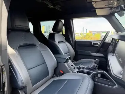 Photo 8 Ford Bronco  2.7 V6 EcoBoost 310 ch Outer Banks Powershift