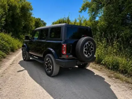 Photo 6 Ford Bronco  2.7 V6 EcoBoost 310 ch Outer Banks Powershift