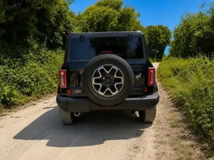 Photo 5 Ford Bronco  2.7 V6 EcoBoost 310 ch Outer Banks Powershift