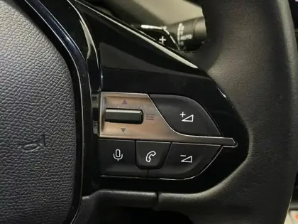 Photo 11 Peugeot 308  PHEV 180ch Allure e-EAT8