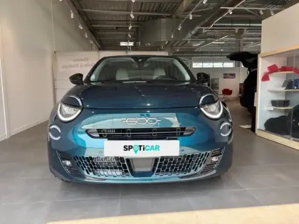 Photo 14 Fiat 600  1.2 Hybrid Turbo 145ch La Prima eDCT6