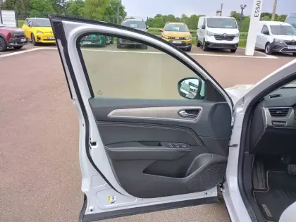 Photo 11 Renault Arkana  E-Tech hybride 145 - 22