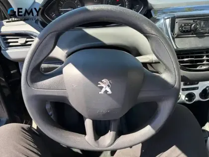 Photo 18 Peugeot 208  PureTech 68ch BVM5