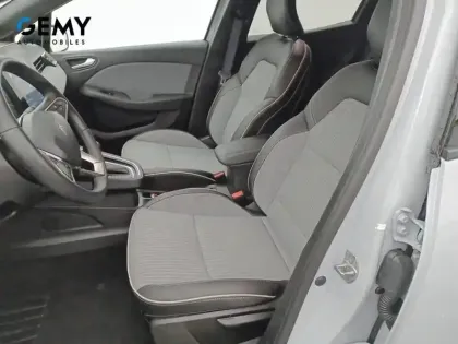 Photo 8 Renault Clio  E-Tech full hybrid 145 ch GSR2
